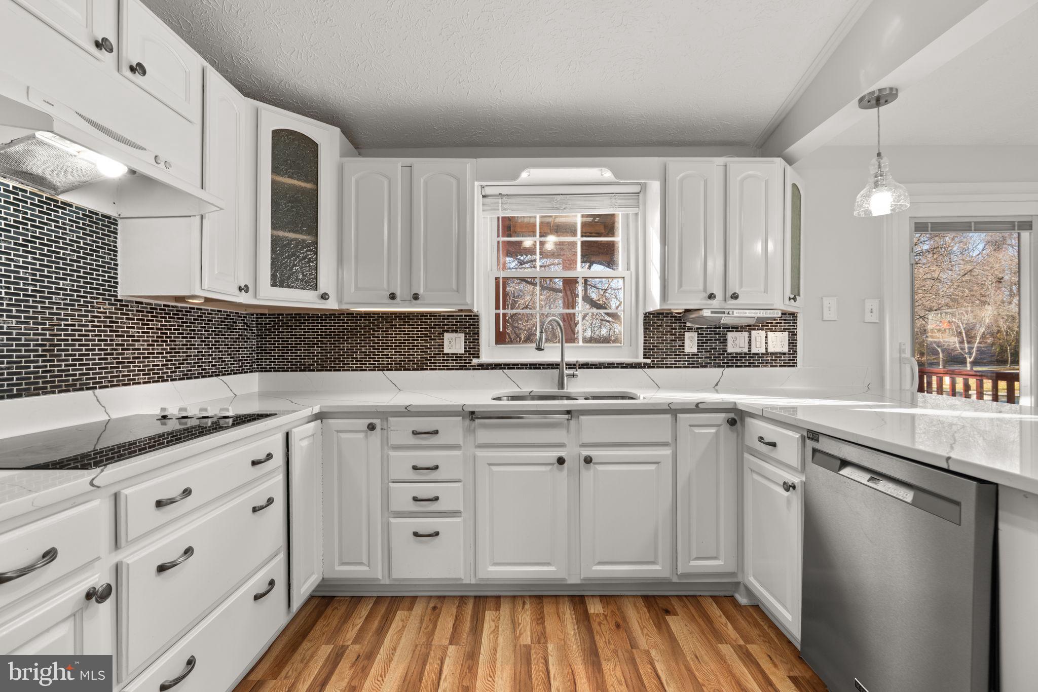 THUNDER HILL - Residential