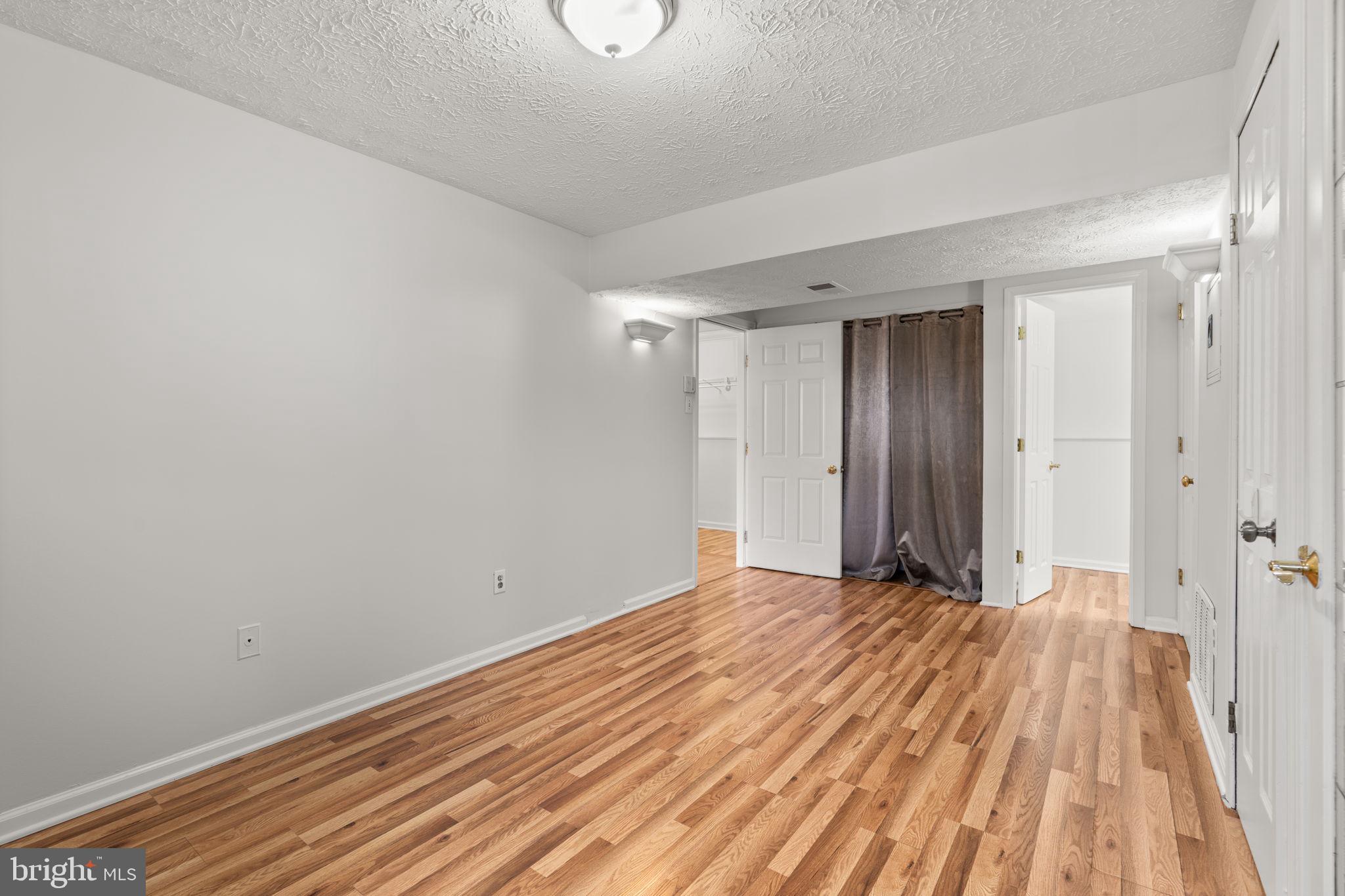 THUNDER HILL - Residential