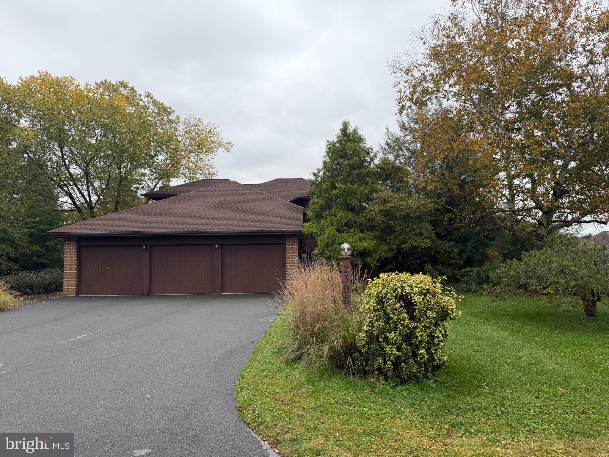 2398 SHAGBARK COURT