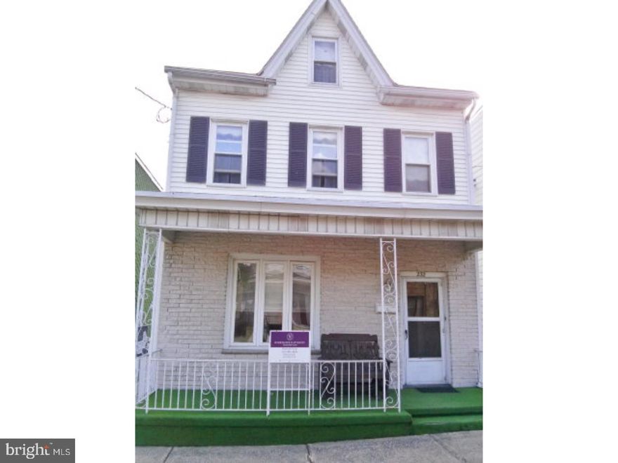 Move in ready, in same family since 1957.  Single home with 3/4 bedrooms, 2 full baths, fenced in yard and 2 car garage.  Refrigerator, stove, dishwasher,  washer, dryer.  This is an estate, there is no SDS. Mailing Address Continued: Saint Clair Color: white Amp: 100