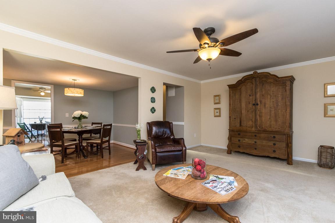 BAY HILLS - Residential