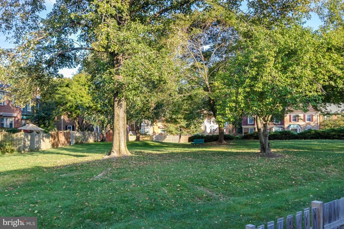 BAY HILLS - Residential