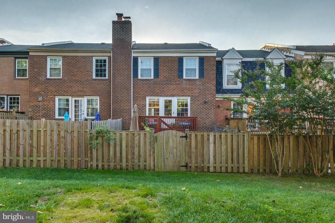 BAY HILLS - Residential