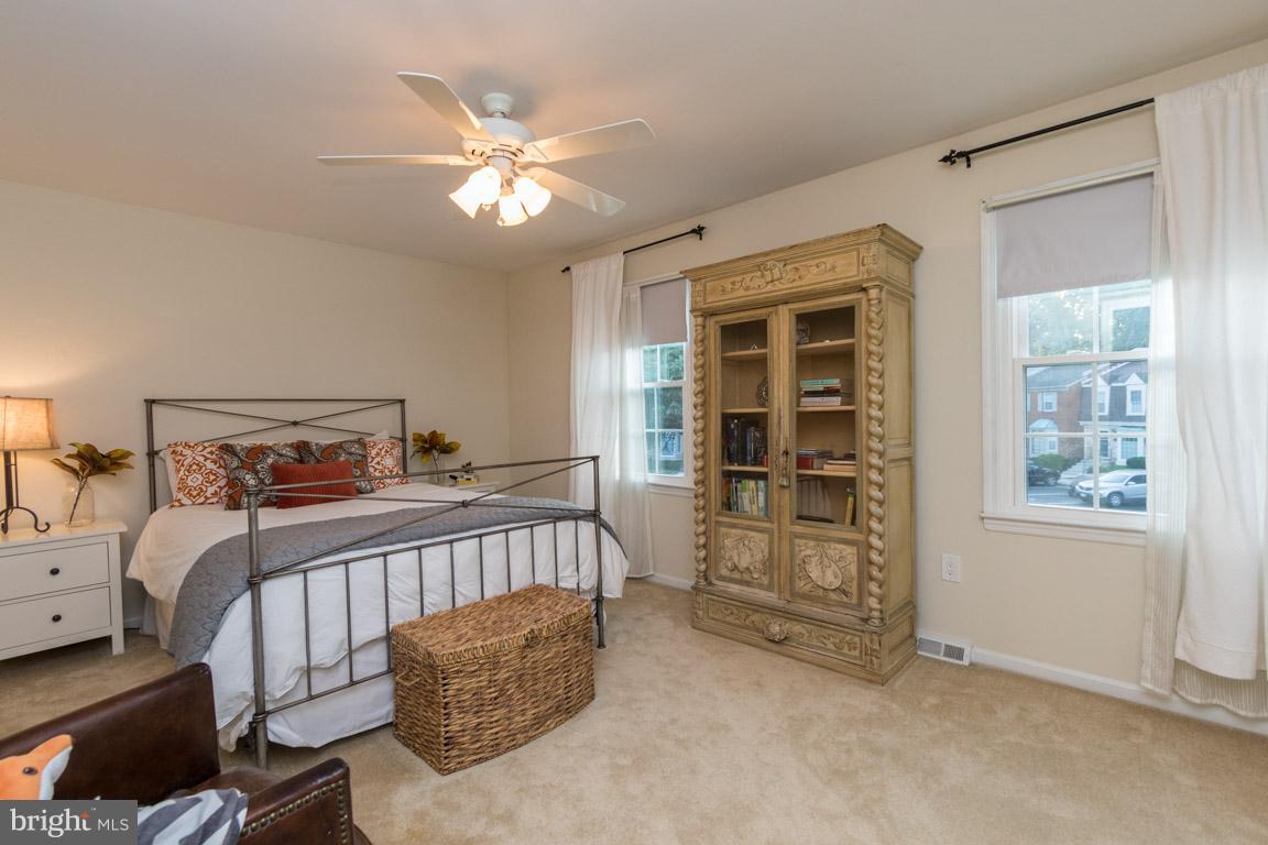 BAY HILLS - Residential