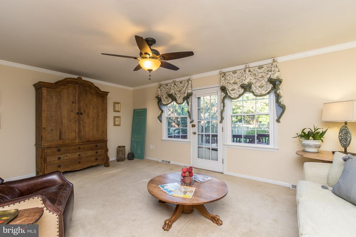 BAY HILLS - Residential