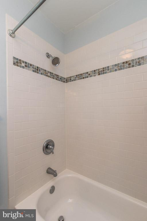 BAY HILLS - Residential