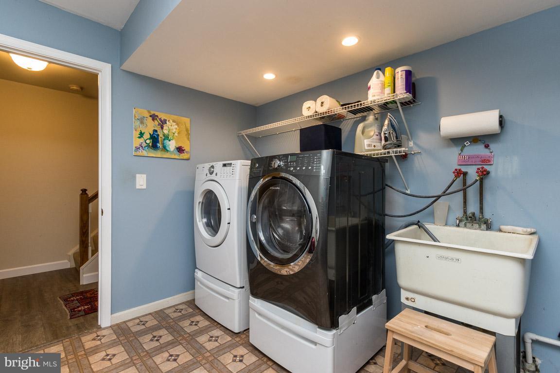 BAY HILLS - Residential