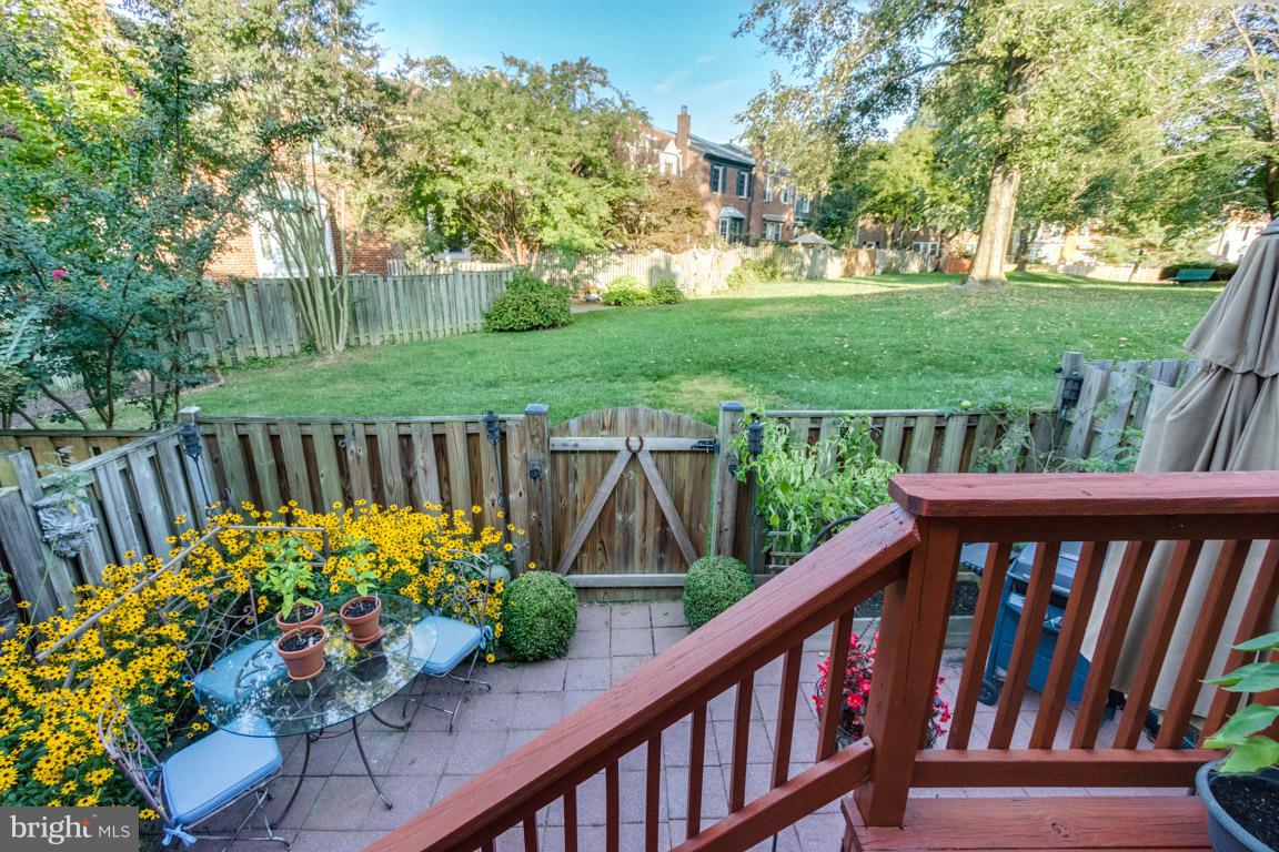 BAY HILLS - Residential