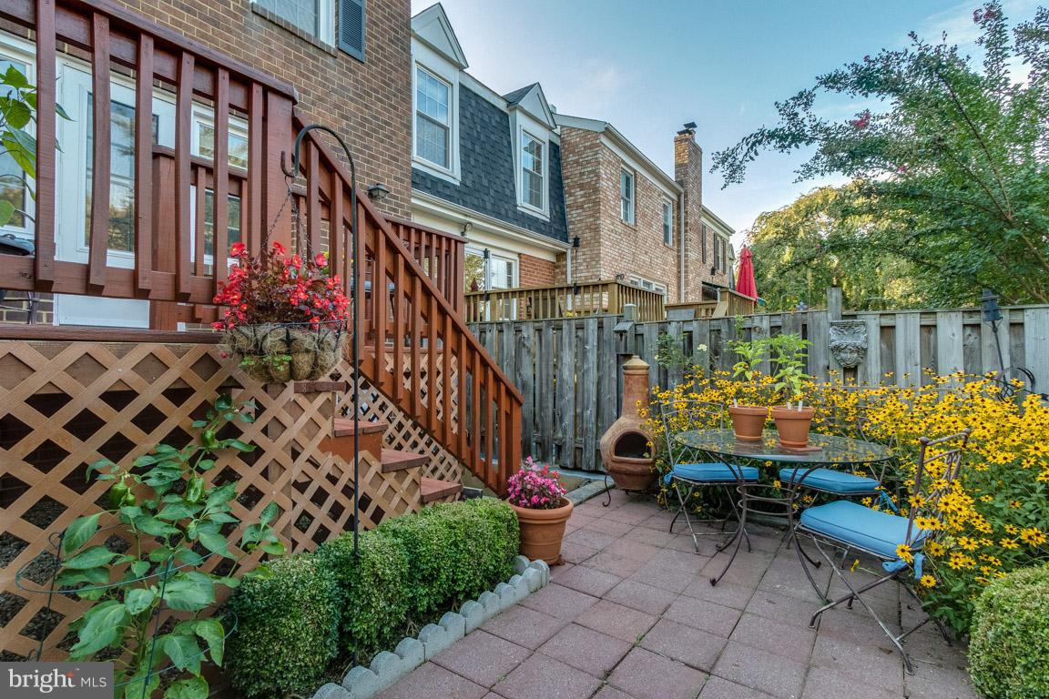 BAY HILLS - Residential