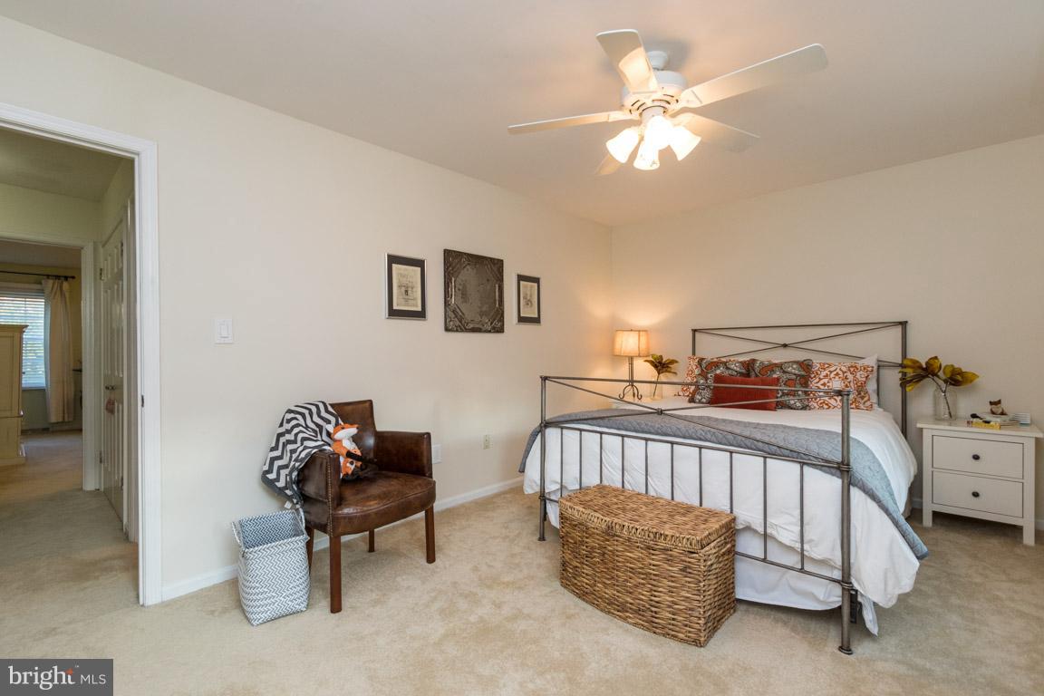 BAY HILLS - Residential