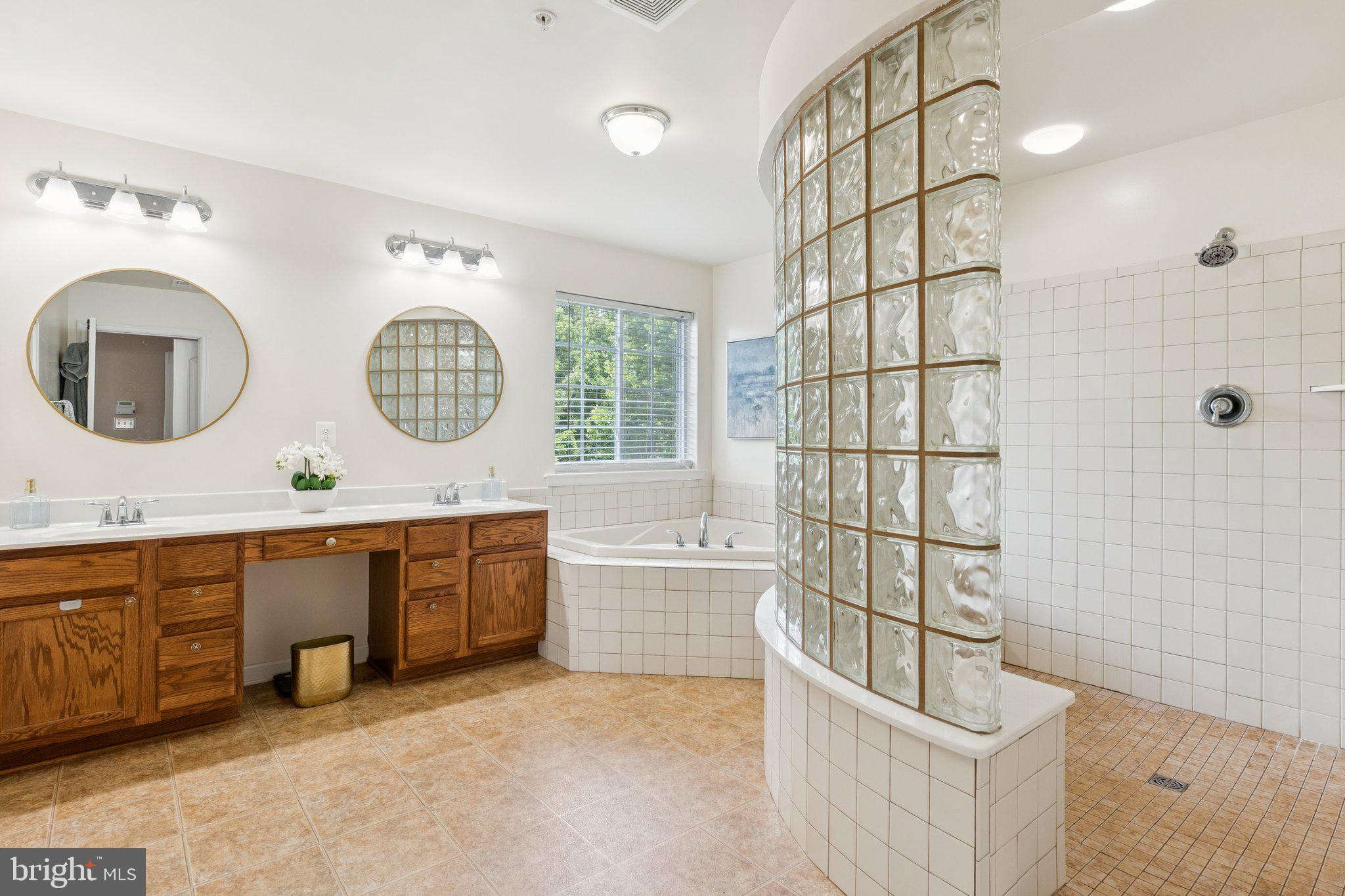 BEACON HILL - Residential