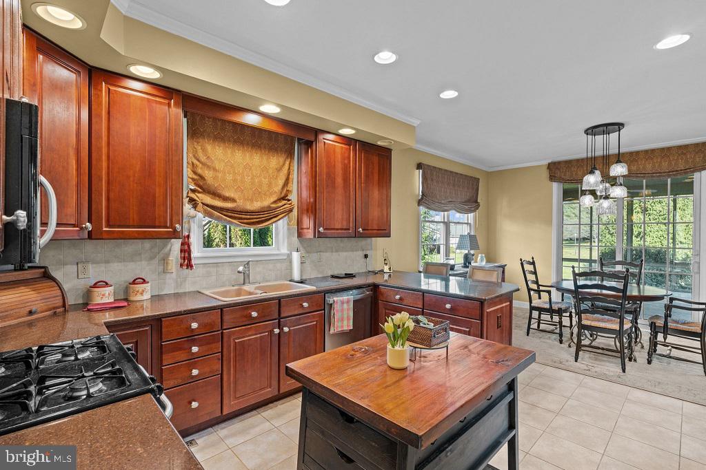 FARMINGTON - Residential