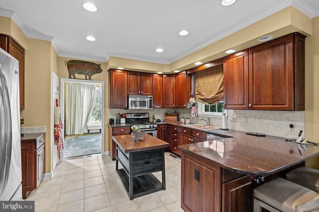 FARMINGTON - Residential