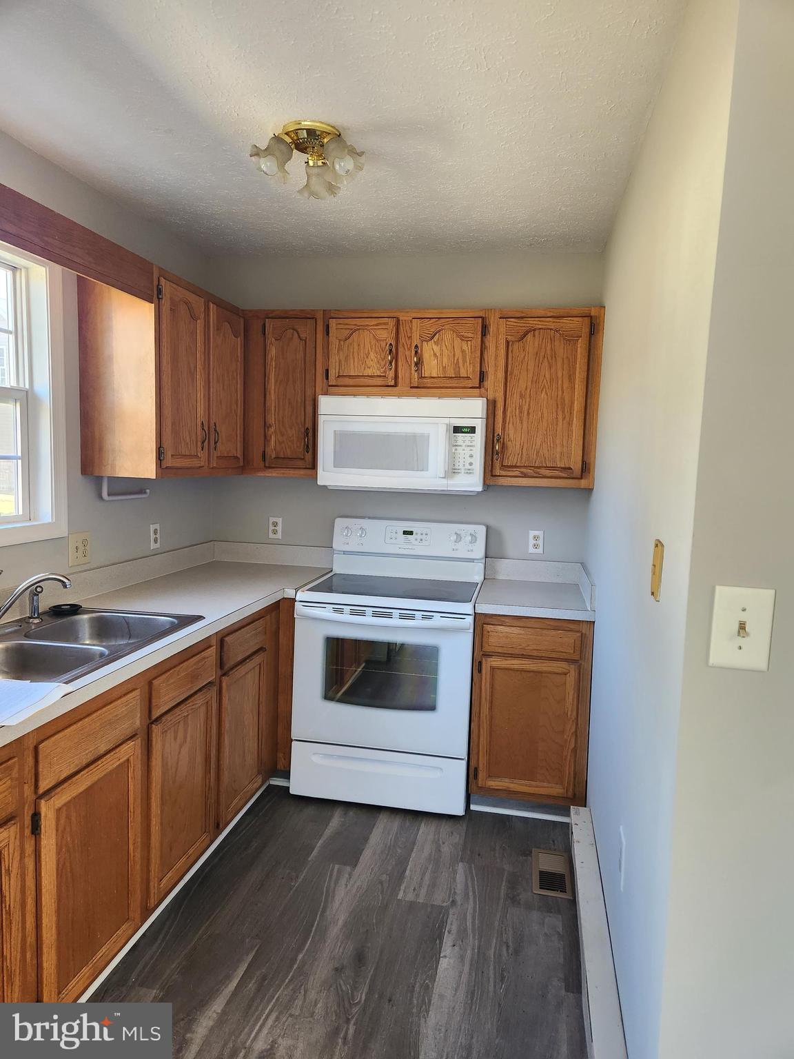 AVON BEND - Residential Lease