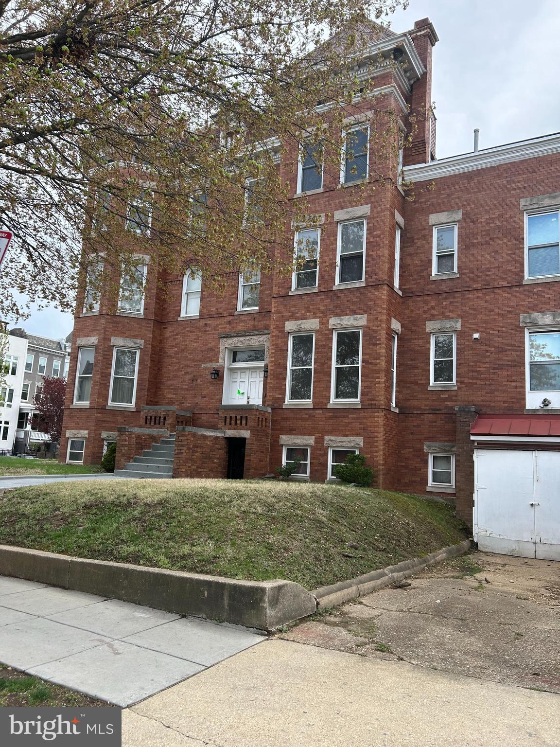 1300 GIRARD STREET NW