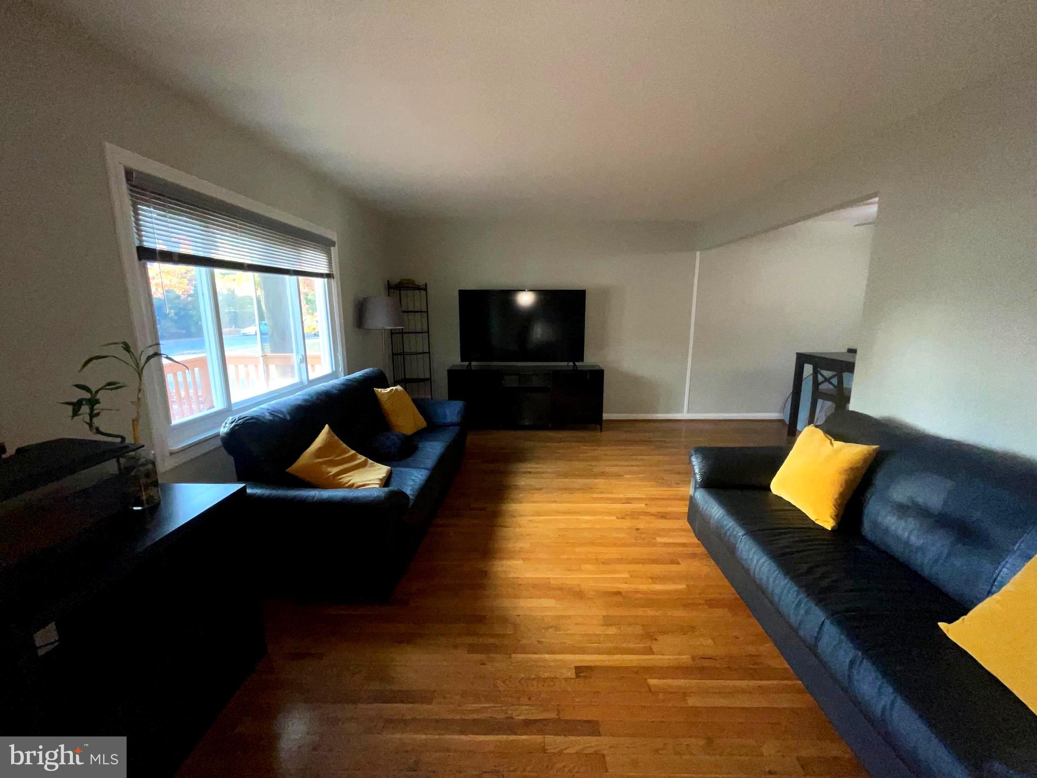 SUNNYSIDE - Residential Lease