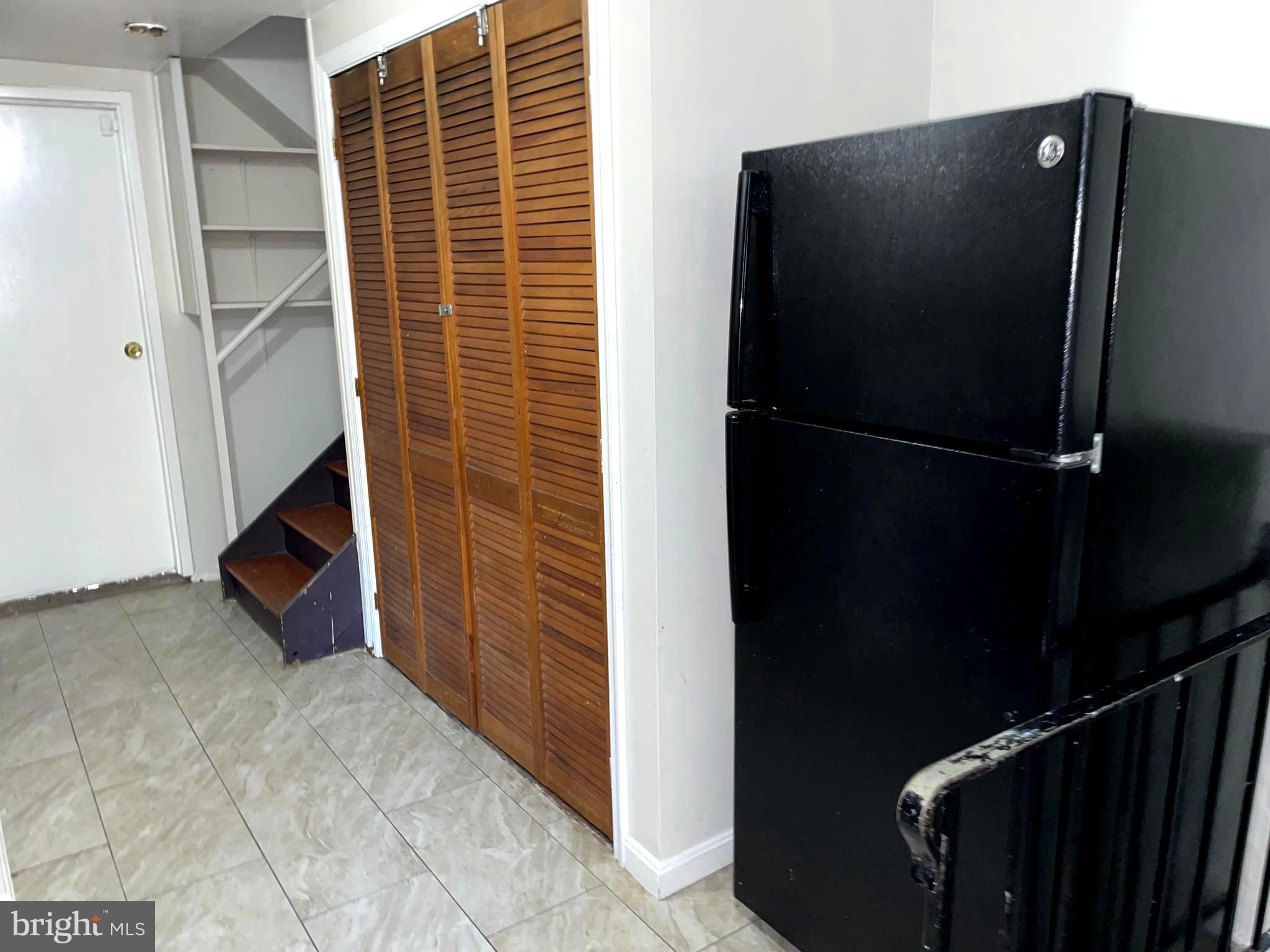 SUNNYSIDE - Residential Lease