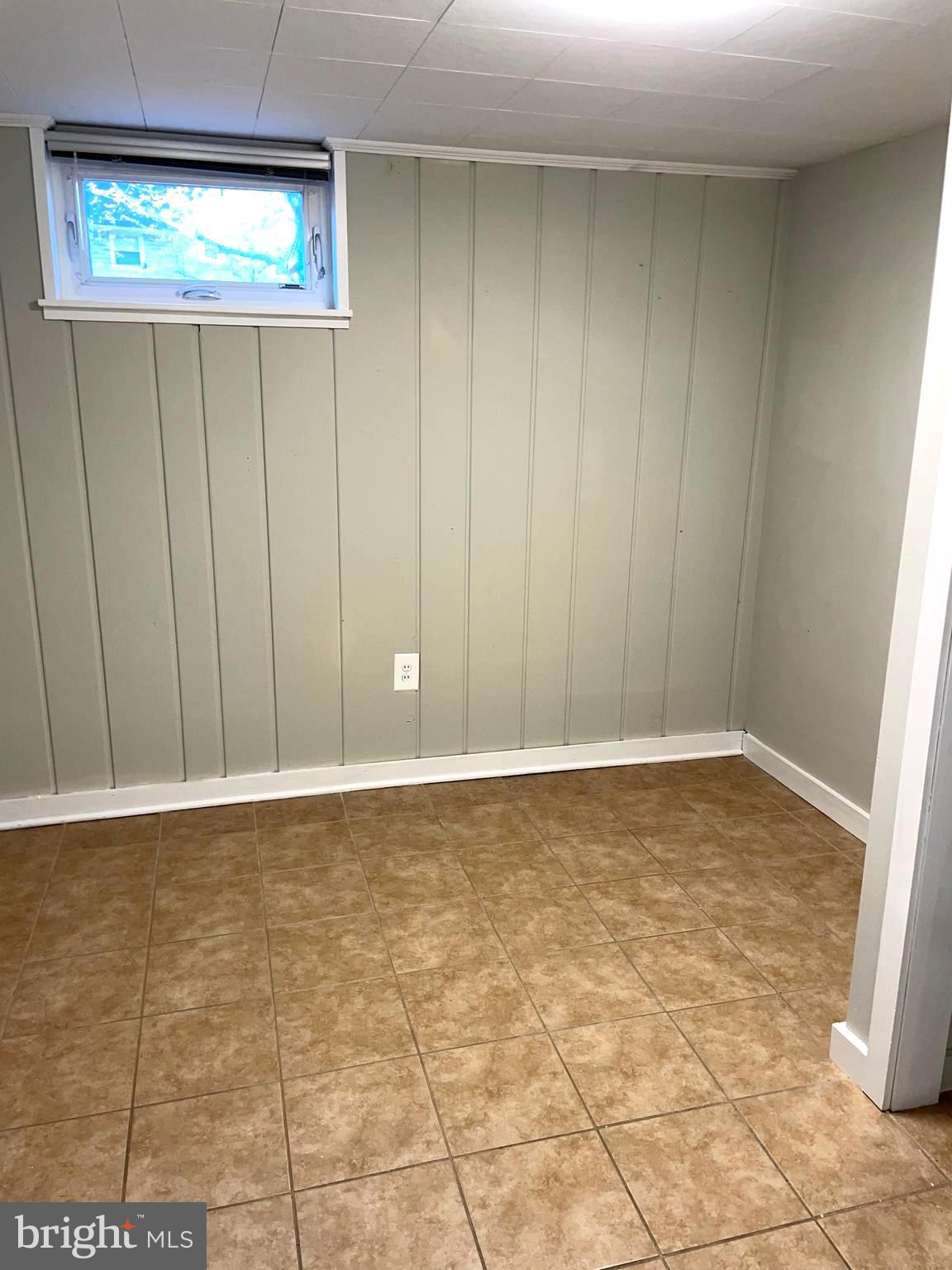 SUNNYSIDE - Residential Lease