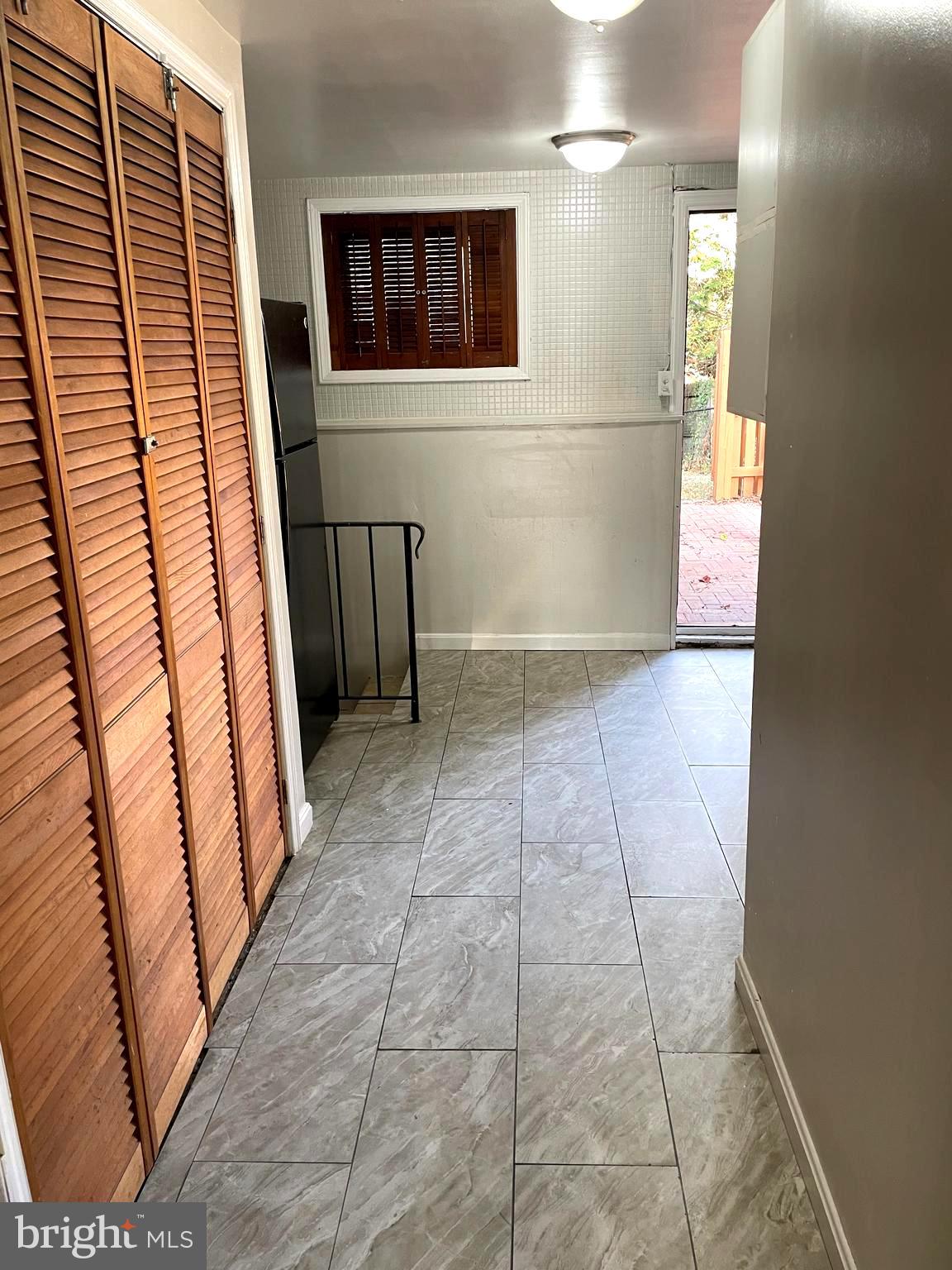 SUNNYSIDE - Residential Lease