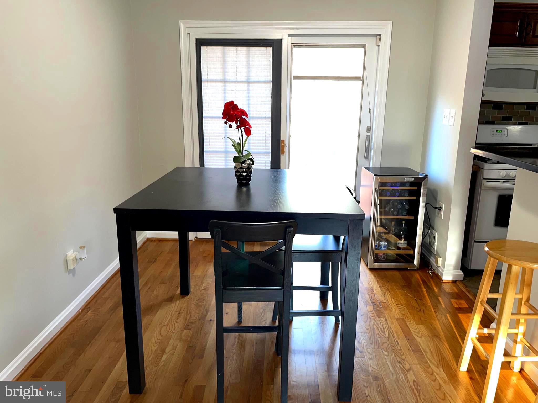 SUNNYSIDE - Residential Lease