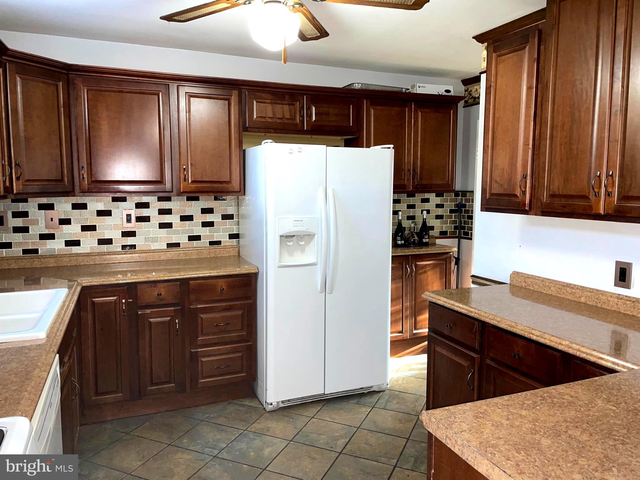 SUNNYSIDE - Residential Lease