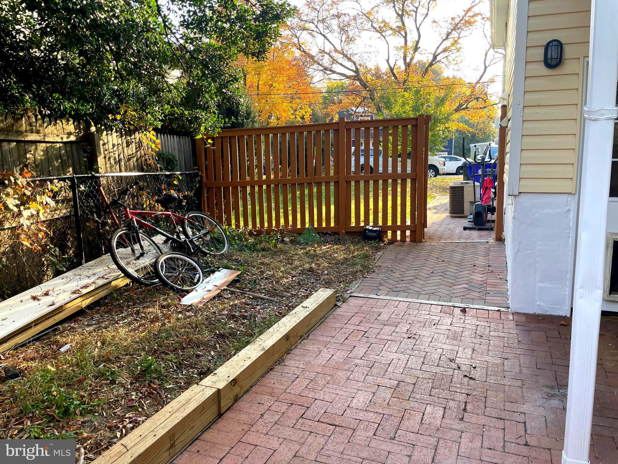 SUNNYSIDE - Residential Lease