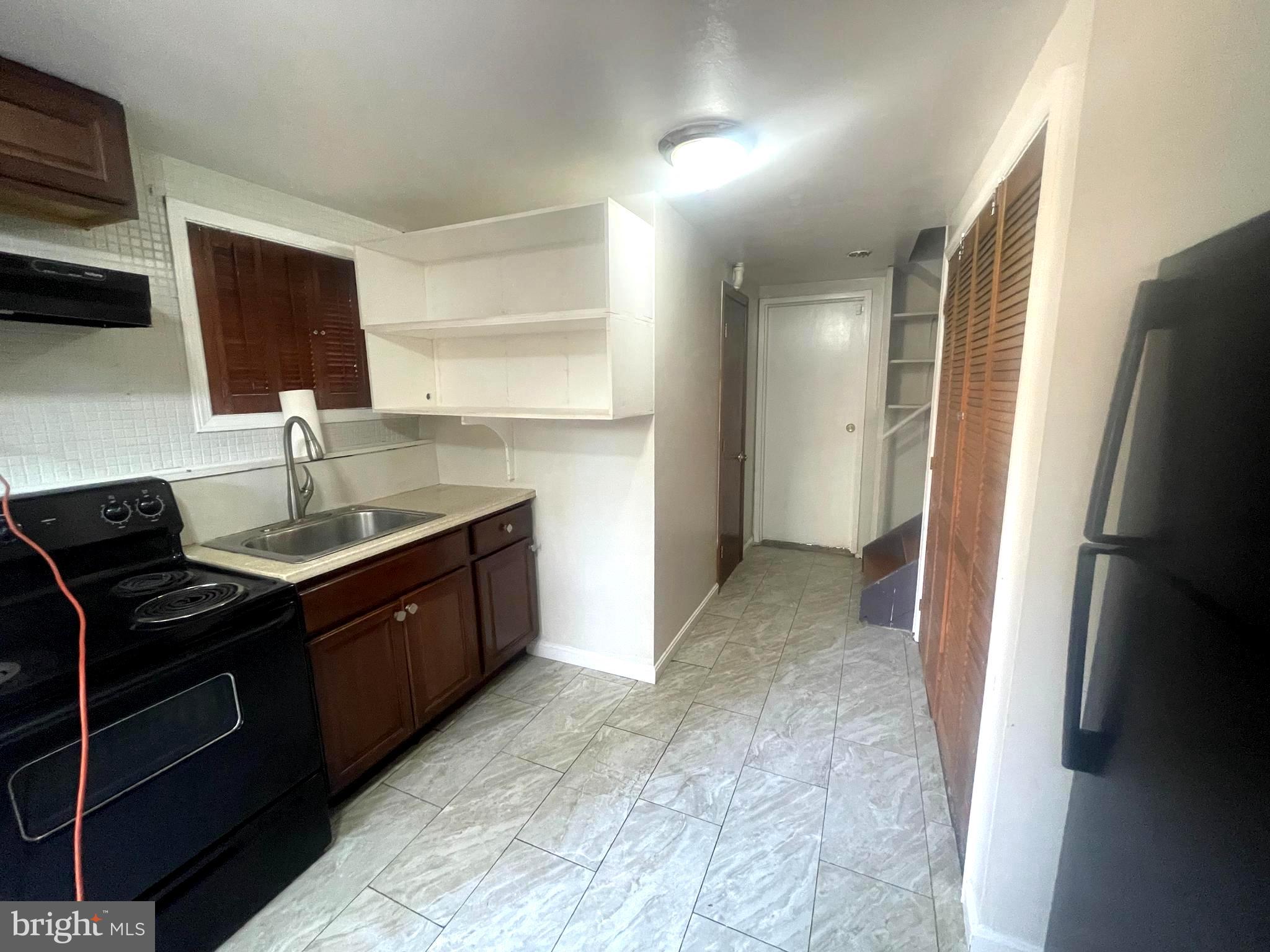 SUNNYSIDE - Residential Lease