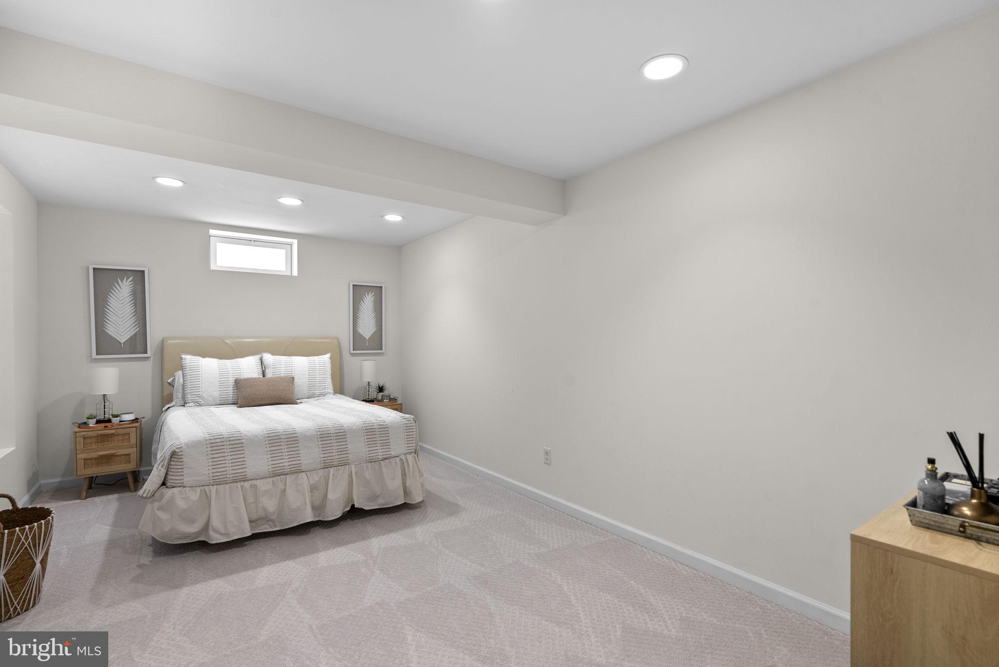 LAKELANDS - Residential