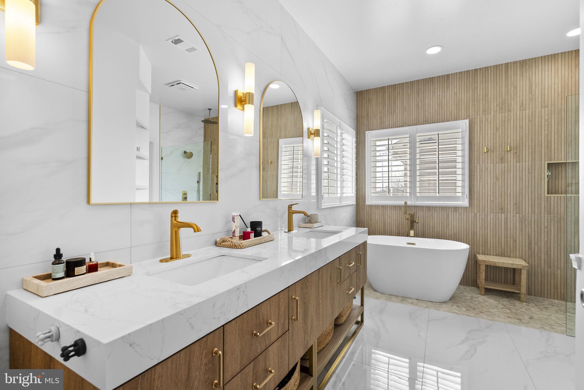 LAKELANDS - Residential