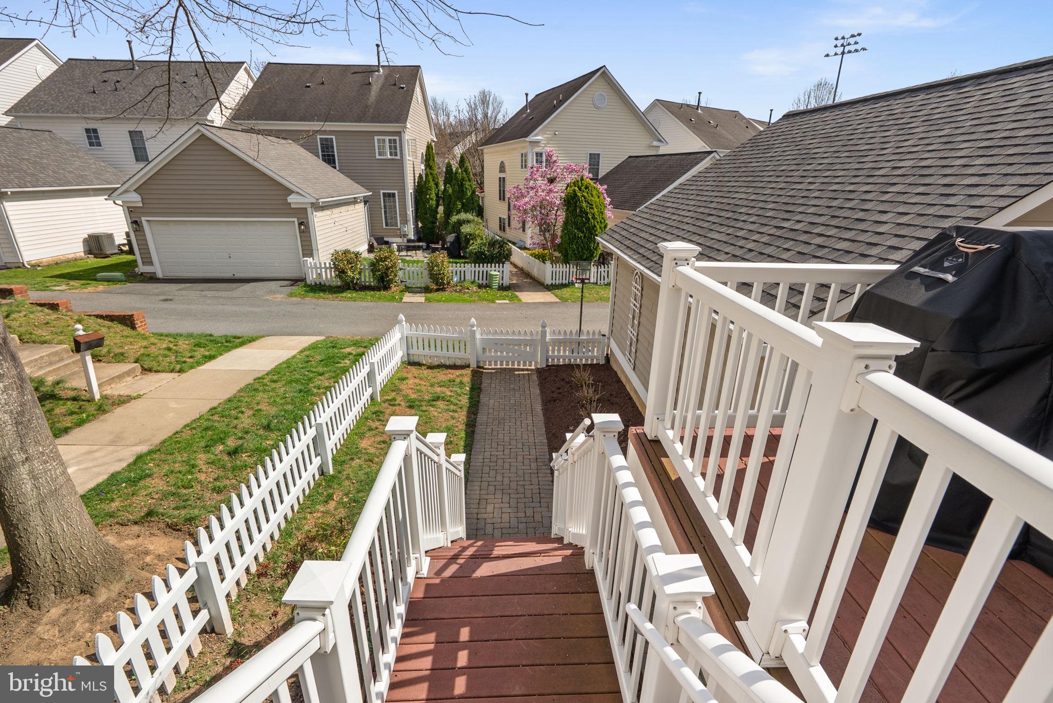 LAKELANDS - Residential