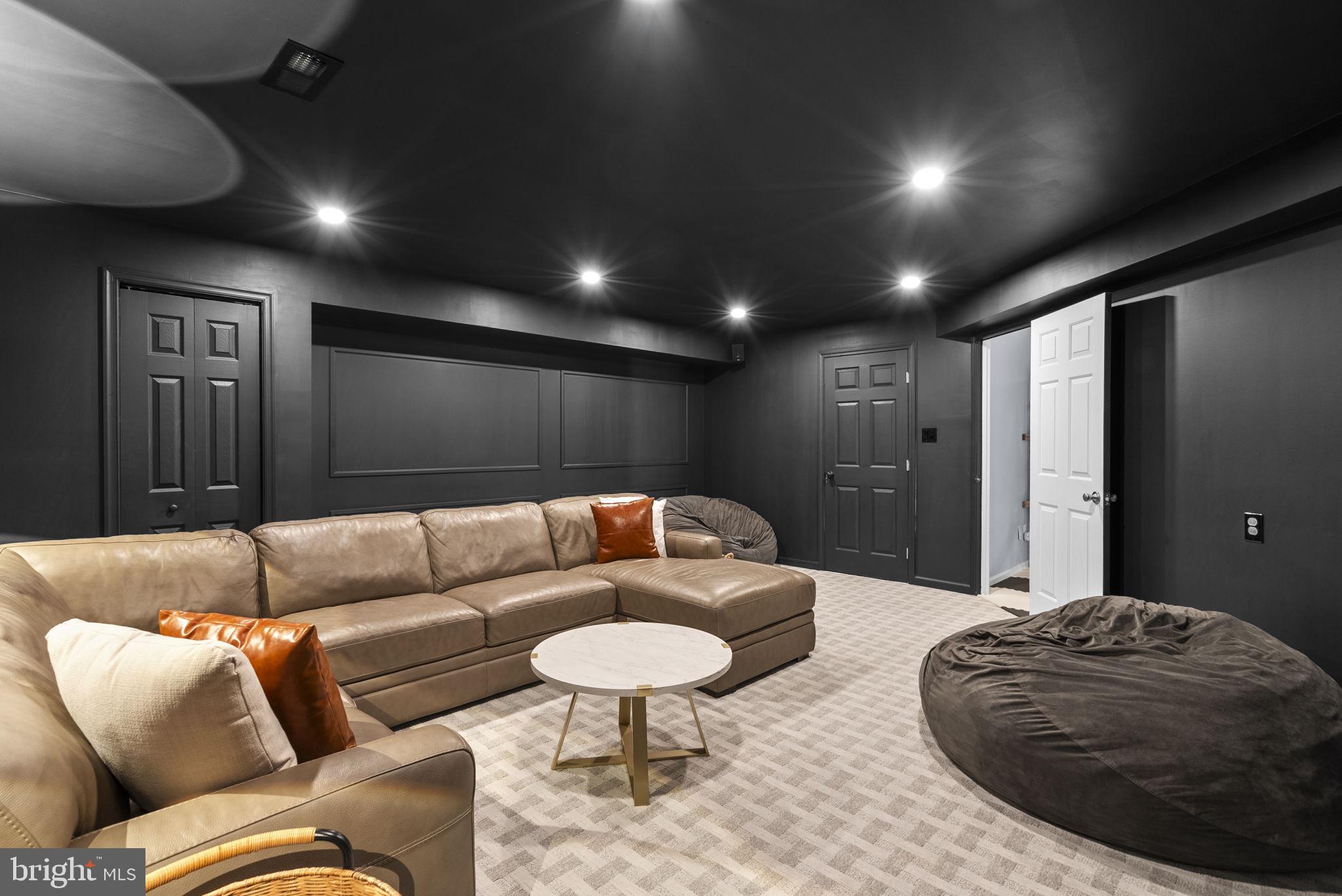 LAKELANDS - Residential