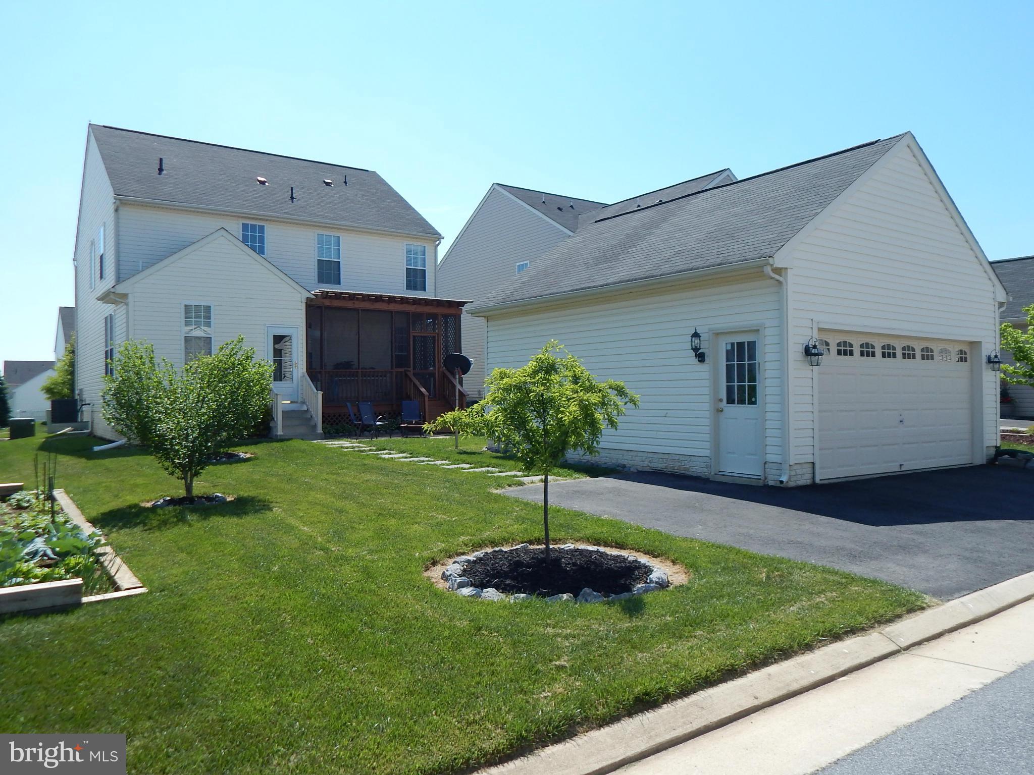 LAKELAND PLACE - Residential