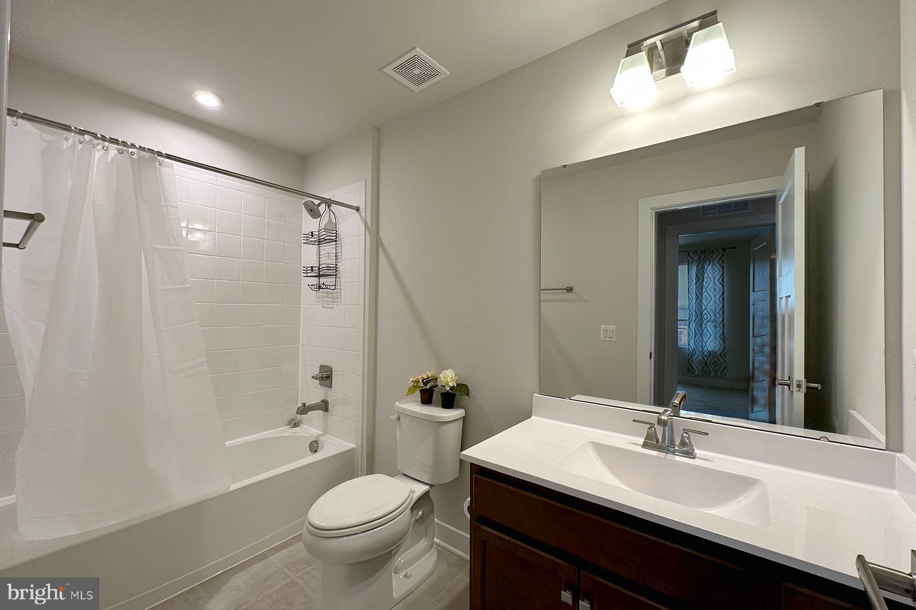 ARCADIA NORTH - Residential Lease