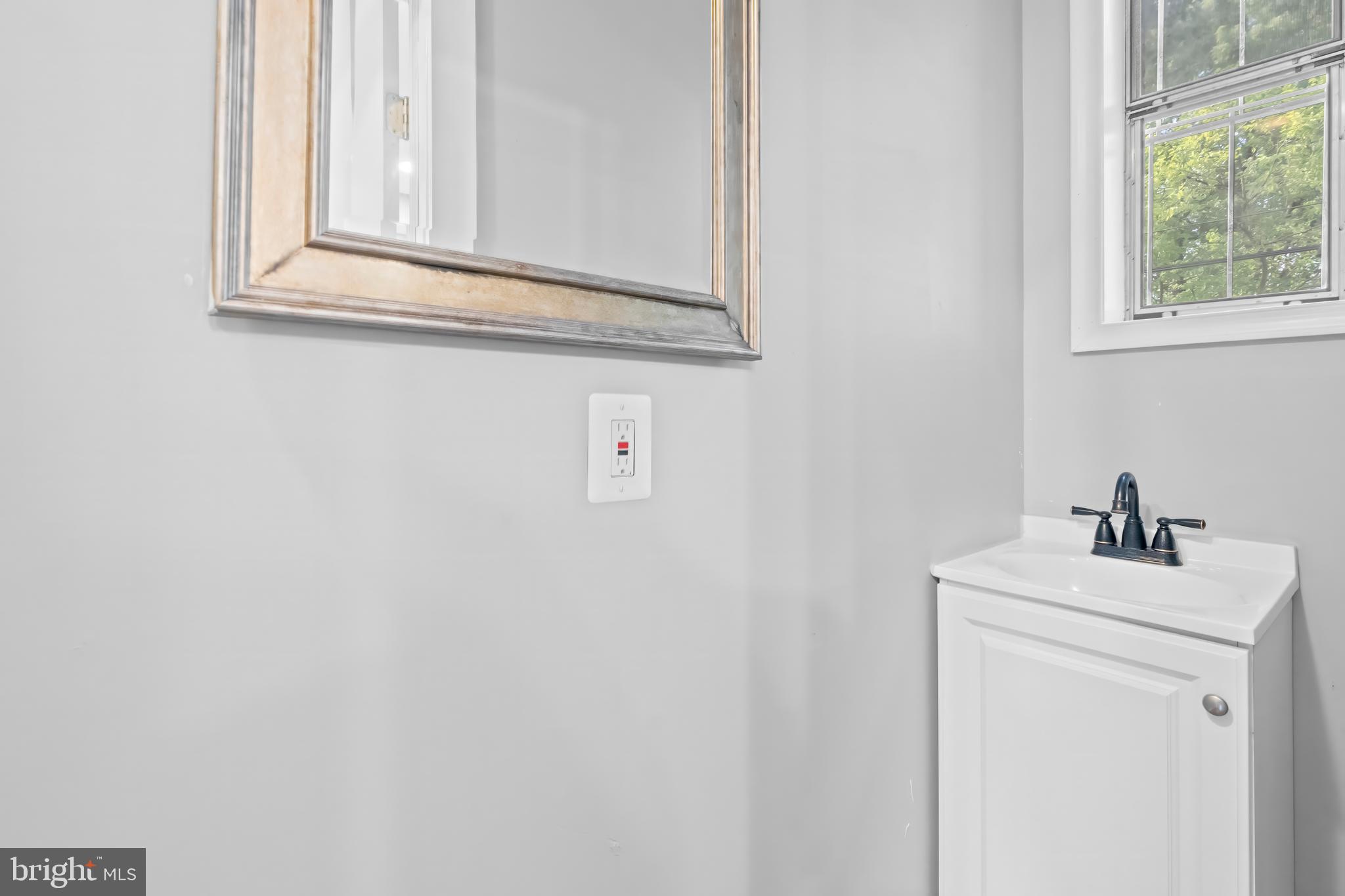 BELAIR-EDISON - Residential Lease