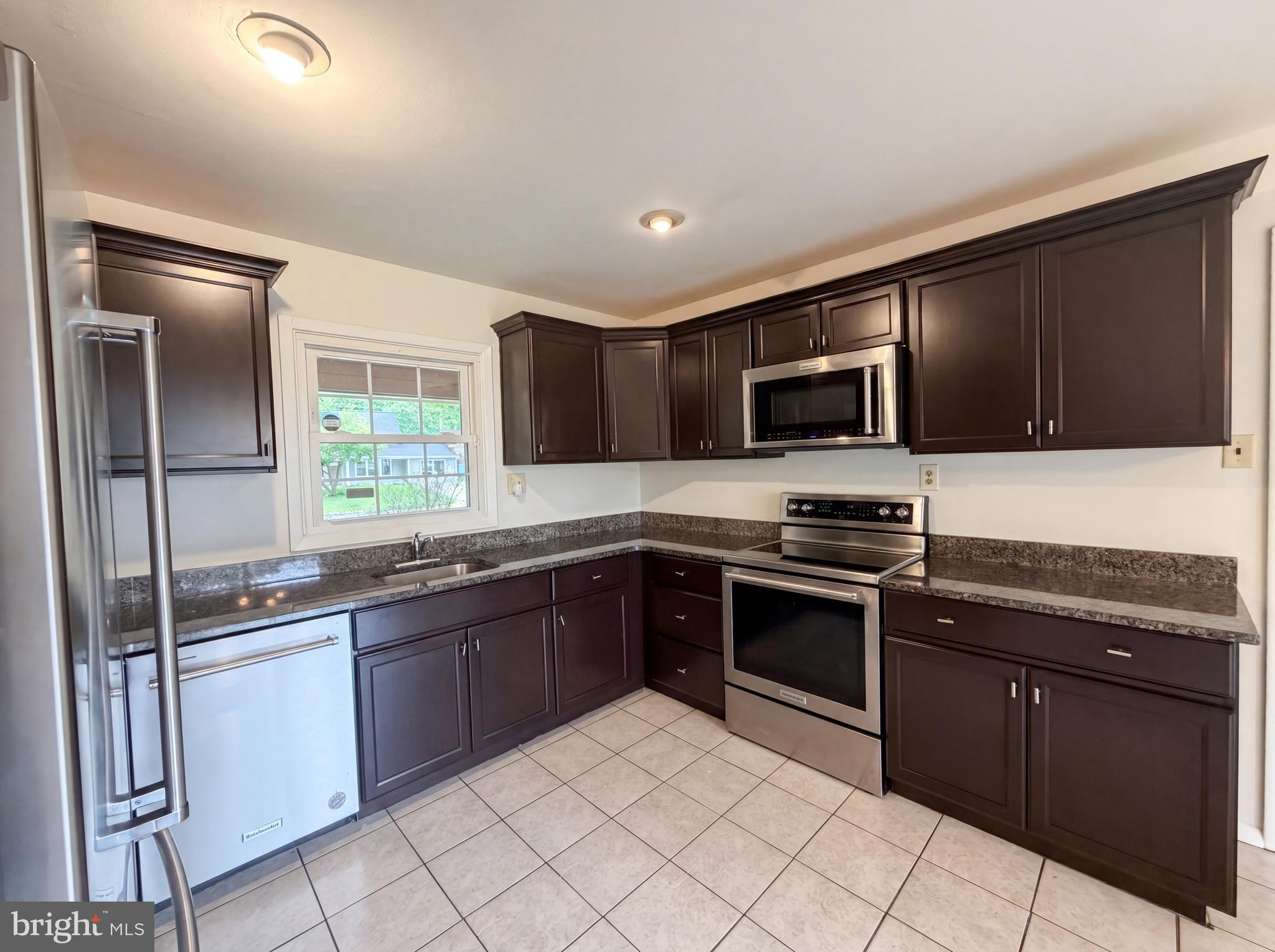 MEADOWBROOK - Residential