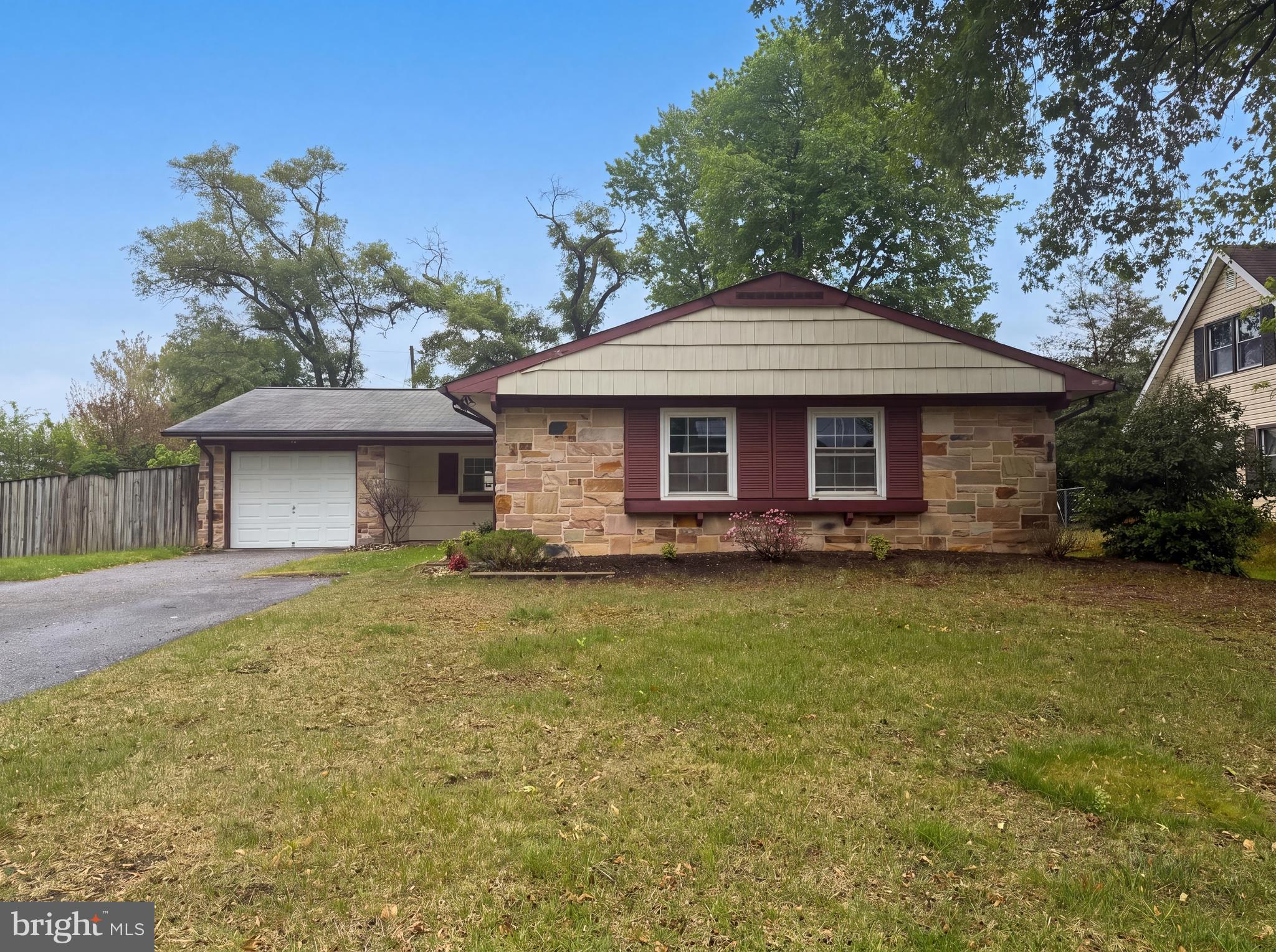 MEADOWBROOK - Residential