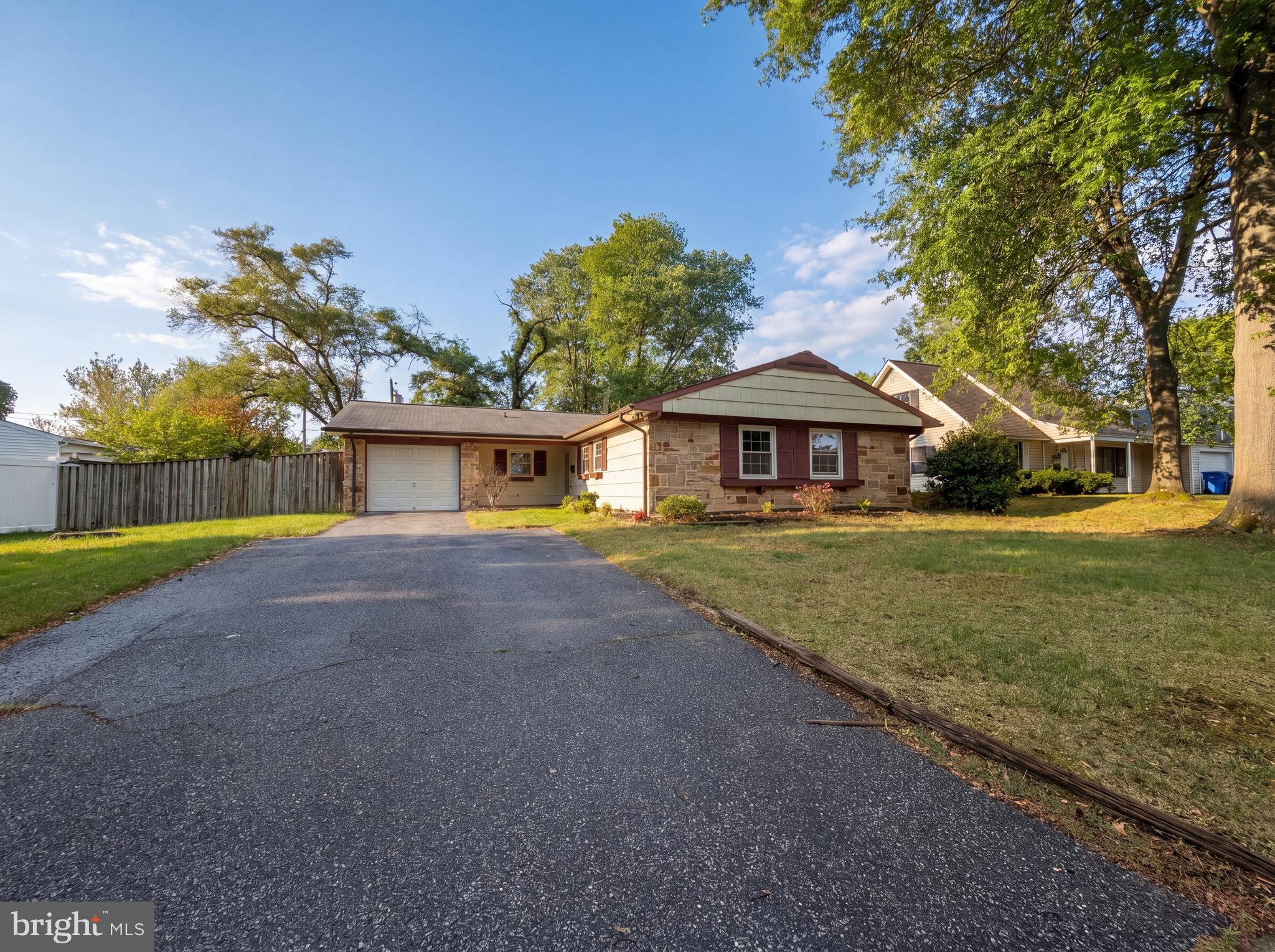 MEADOWBROOK - Residential