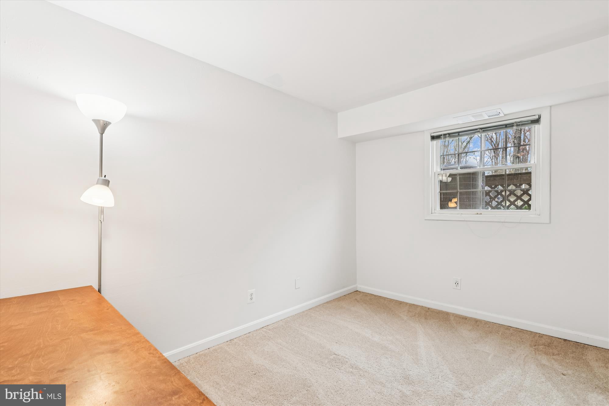 LYNDHURST CONDOS - Residential