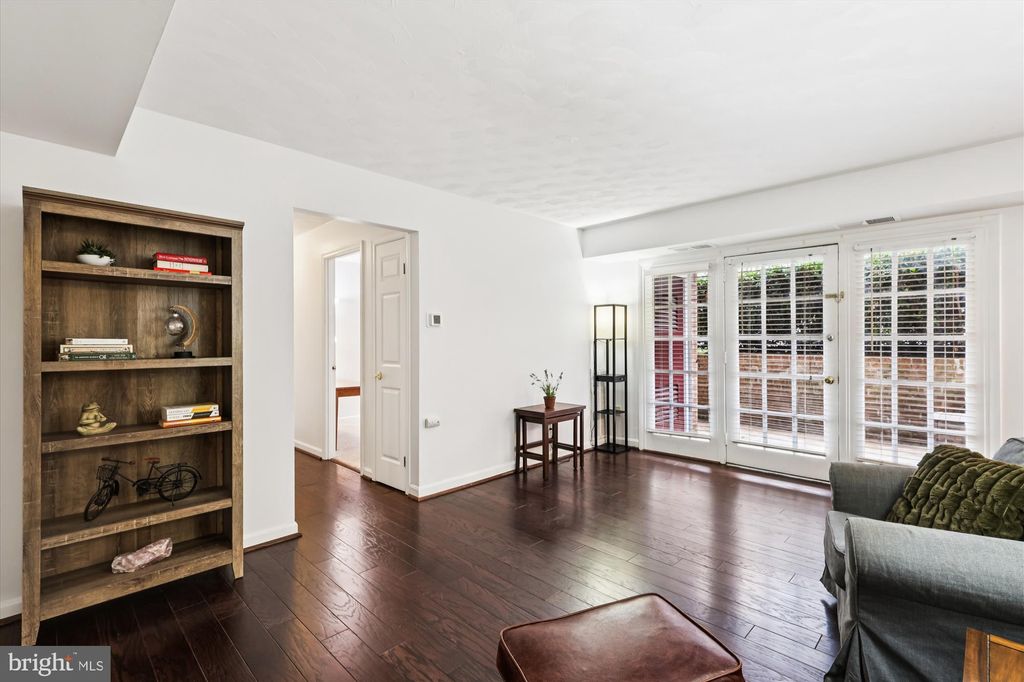 Photo of 3874 Lyndhurst Drive #103, FAIRFAX, VA 22031 (MLS # VAFC2007516)