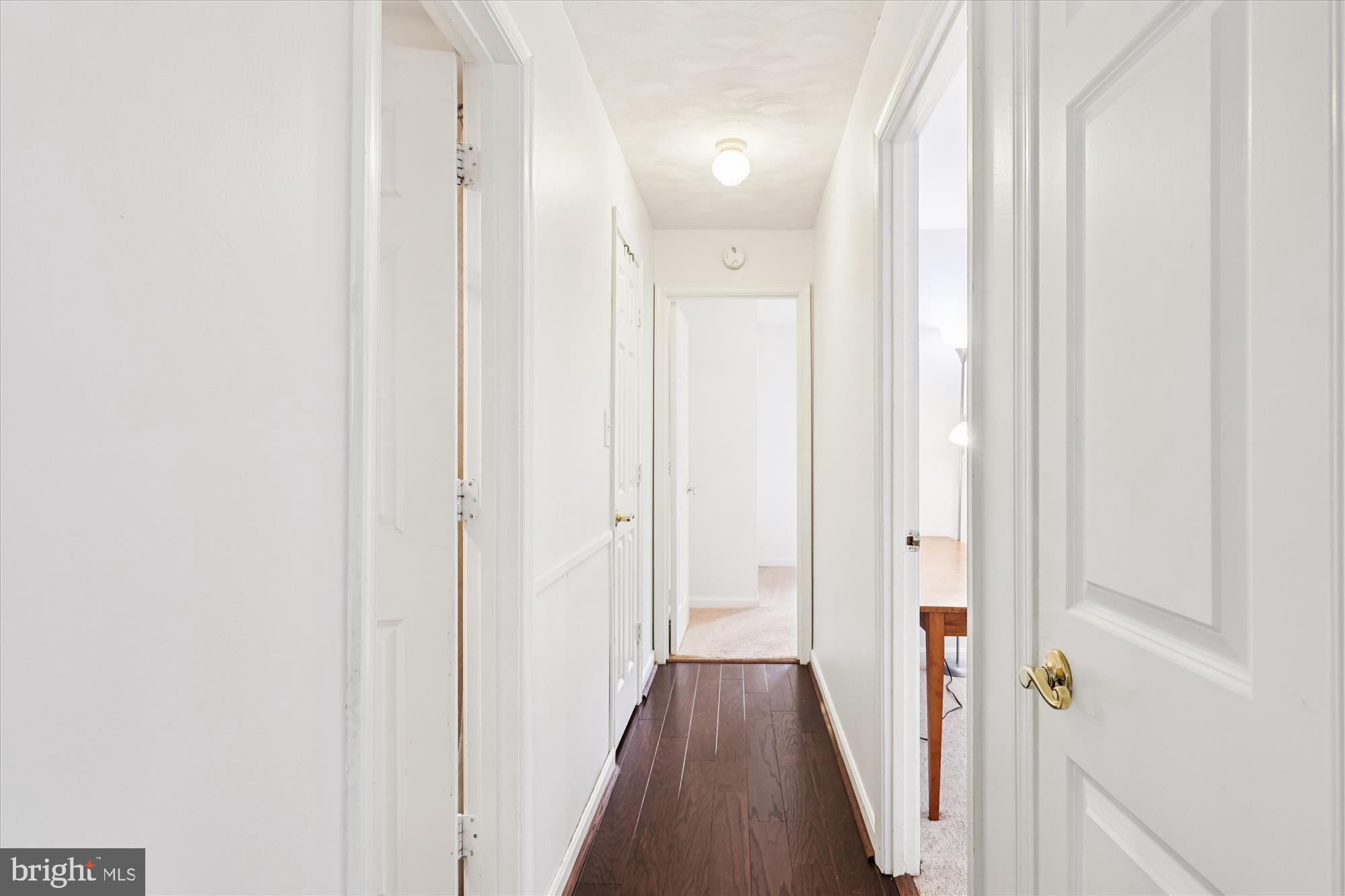 LYNDHURST CONDOS - Residential