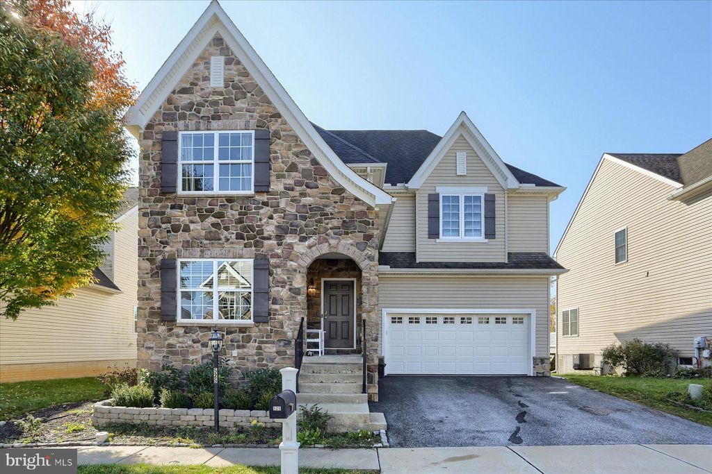 Photo of 525 Brookshire Drive, Lancaster, PA 17601 (MLS # PALA2042622)