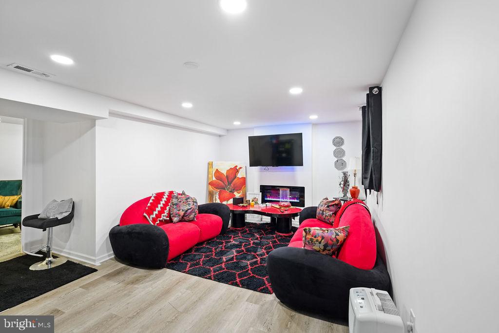 ANDORICK ACRES - Residential