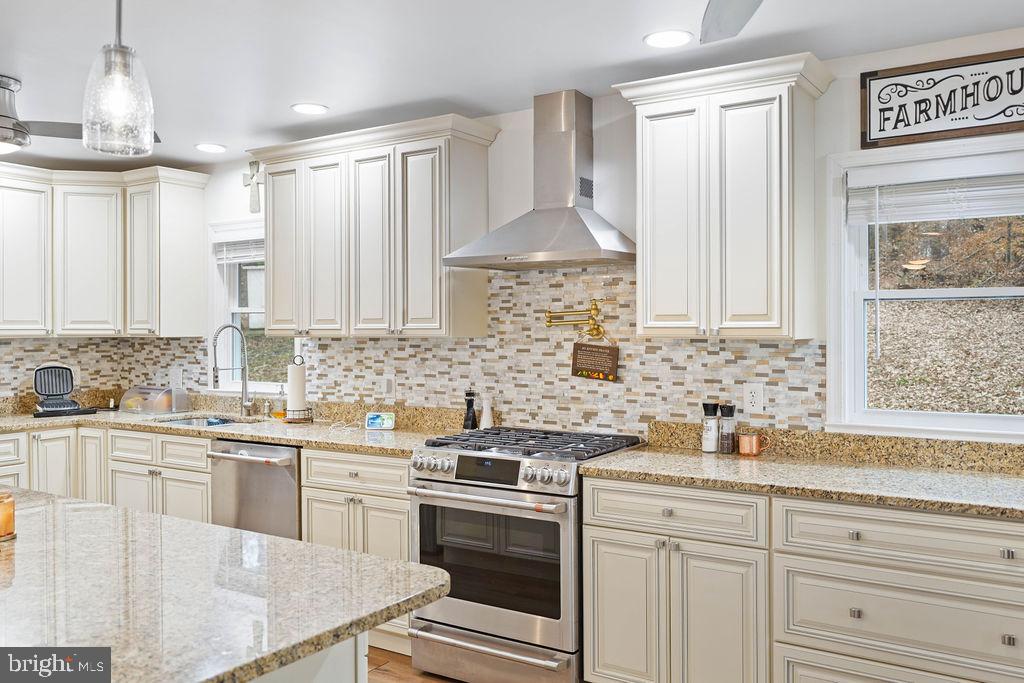 ANDORICK ACRES - Residential