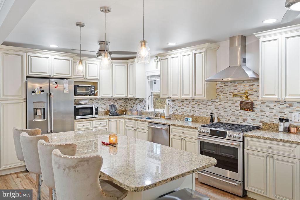 ANDORICK ACRES - Residential