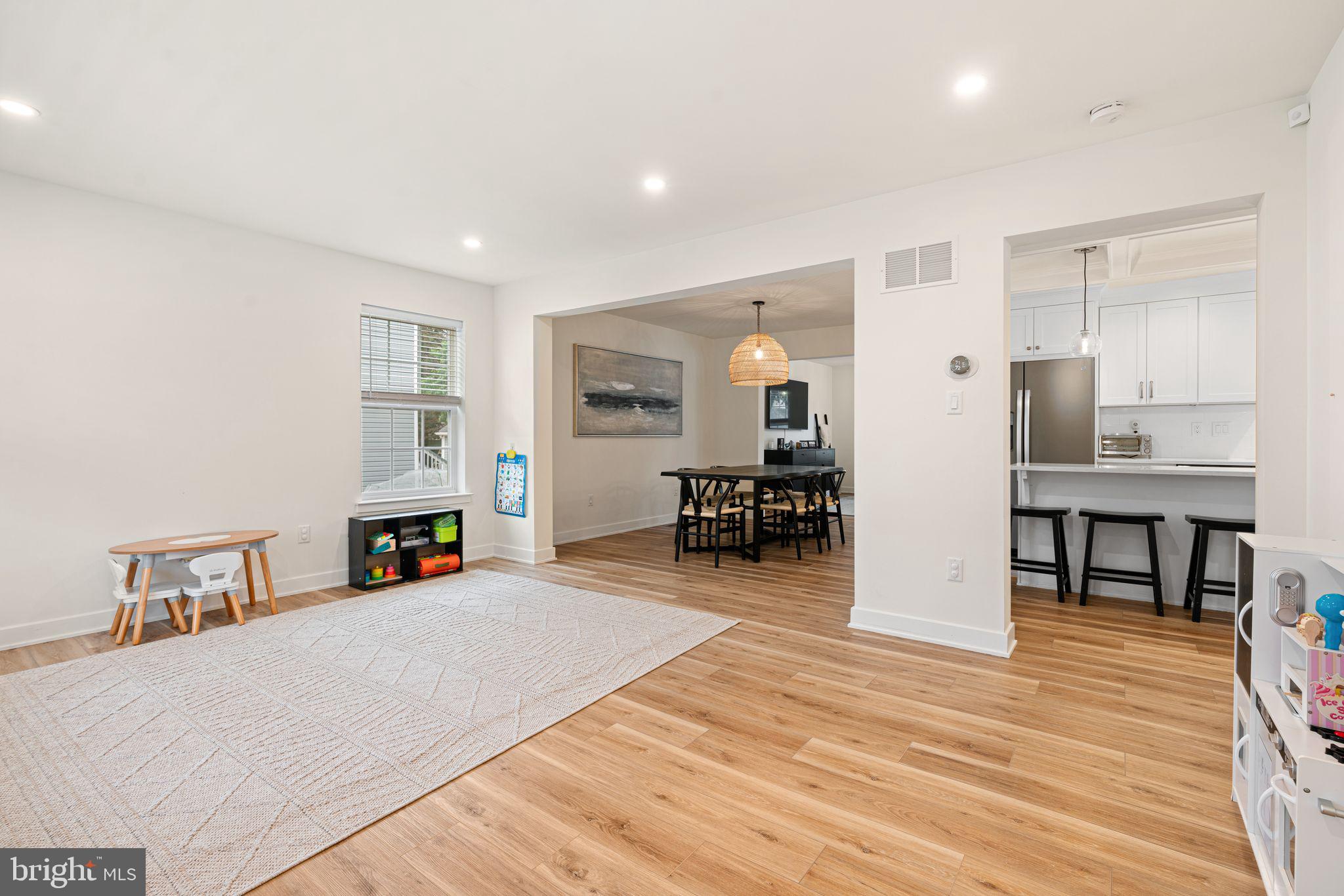 16 E COLLINGSWOOD AVENUE