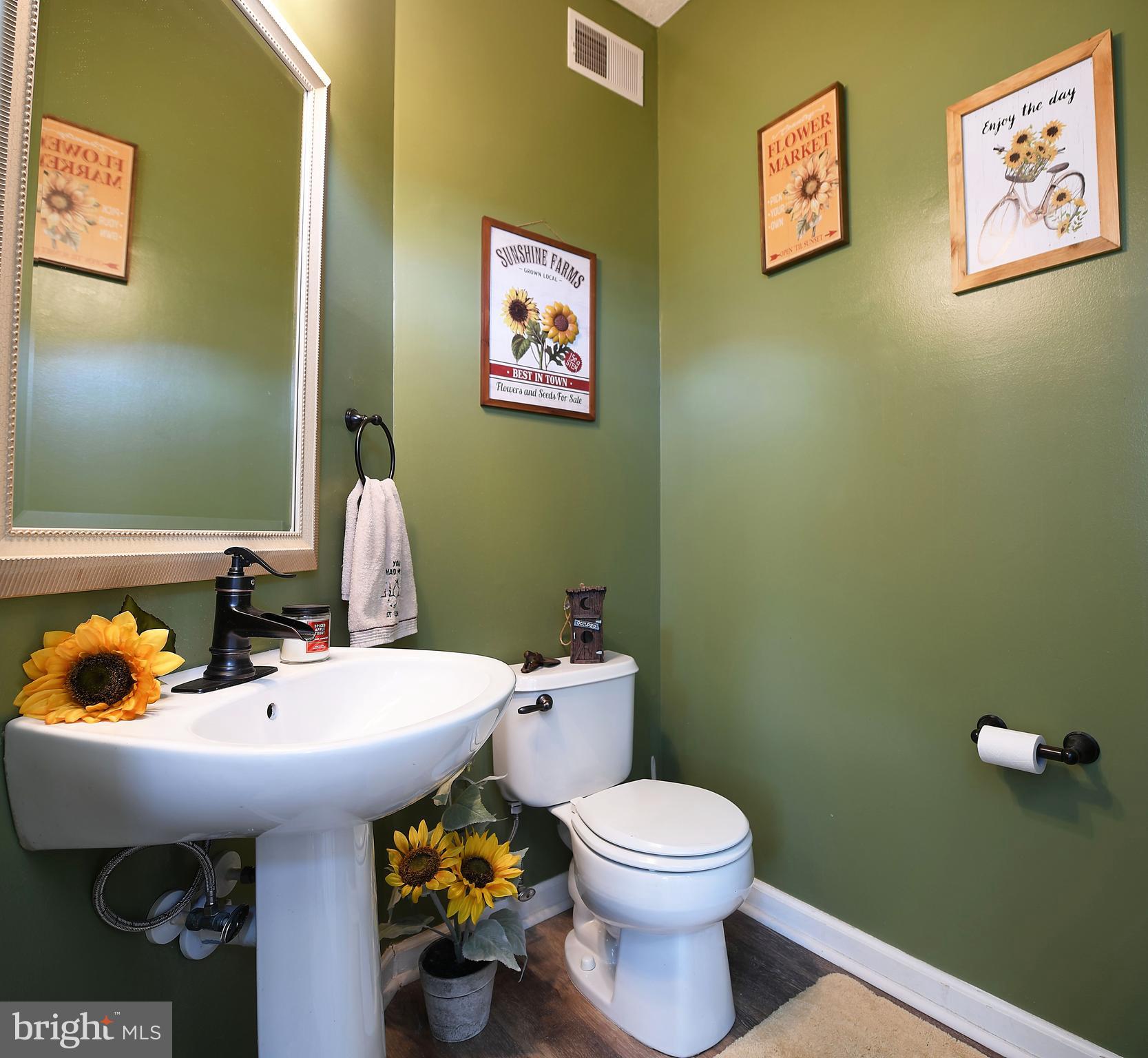 CONSTANT FRIENDSHIP - Residential