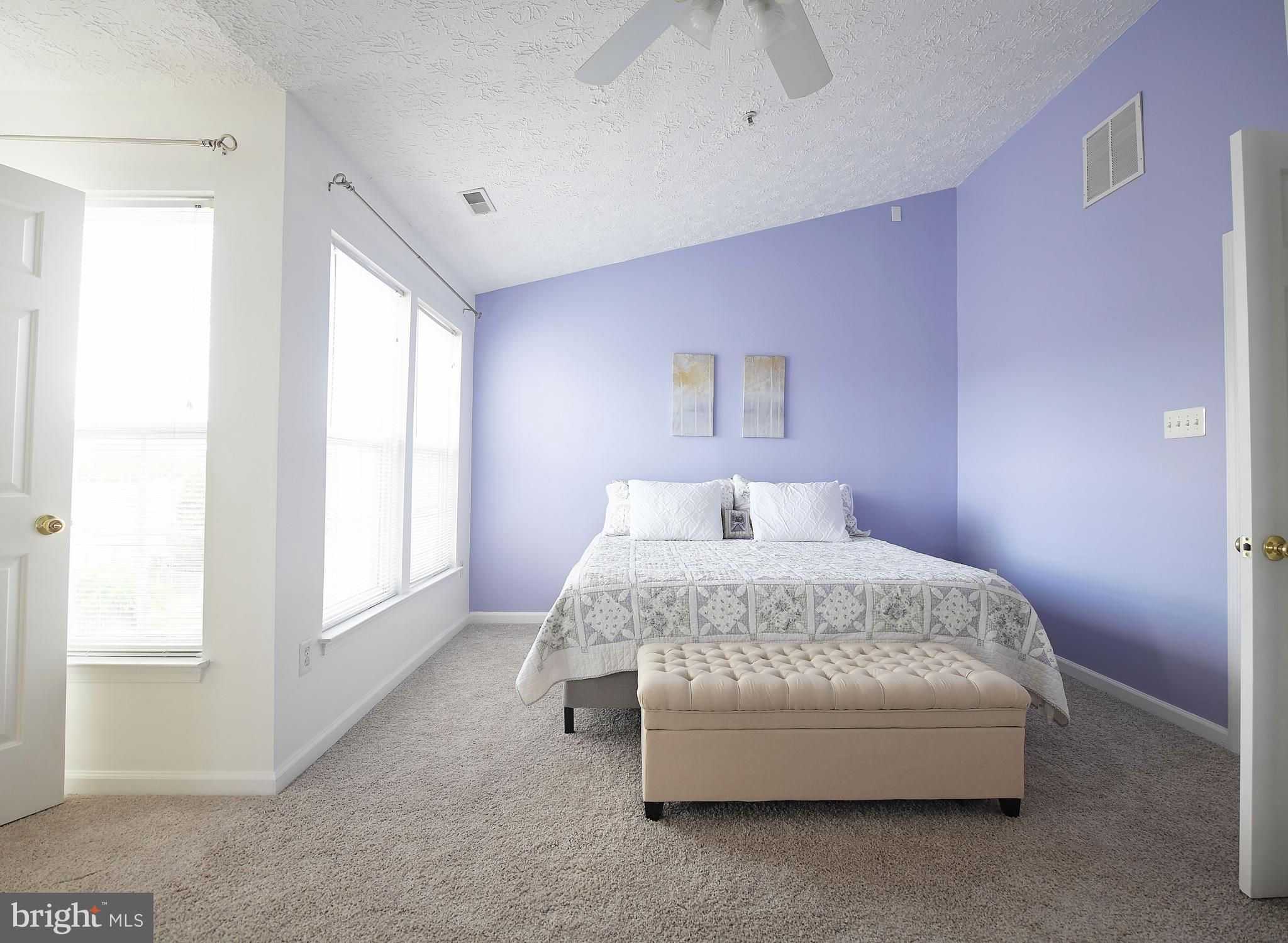 CONSTANT FRIENDSHIP - Residential