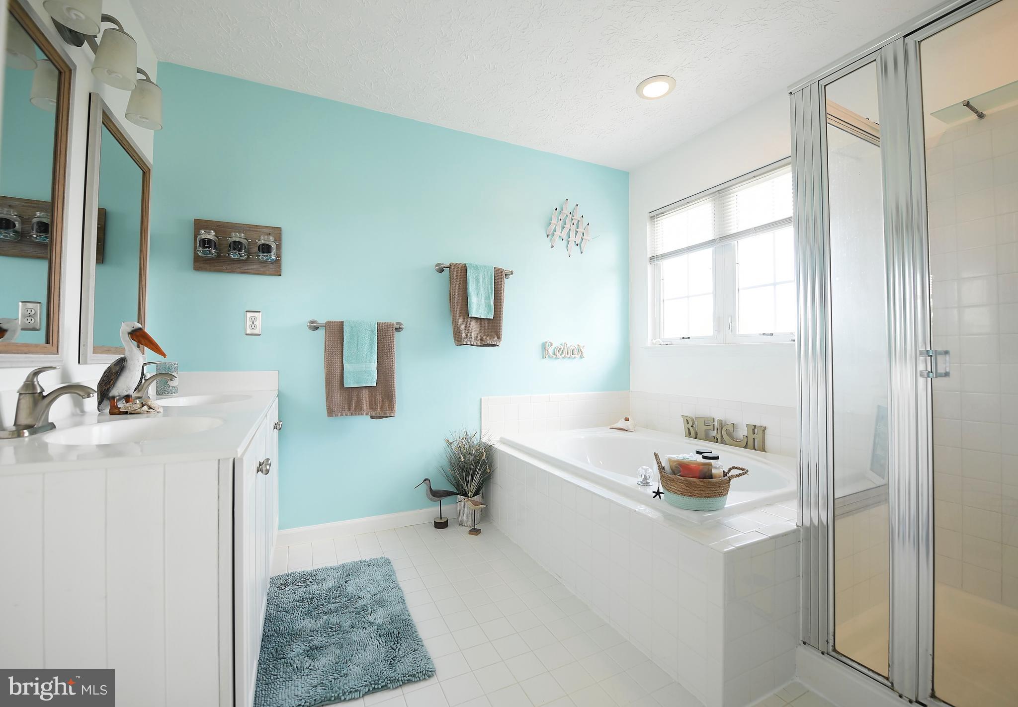 CONSTANT FRIENDSHIP - Residential