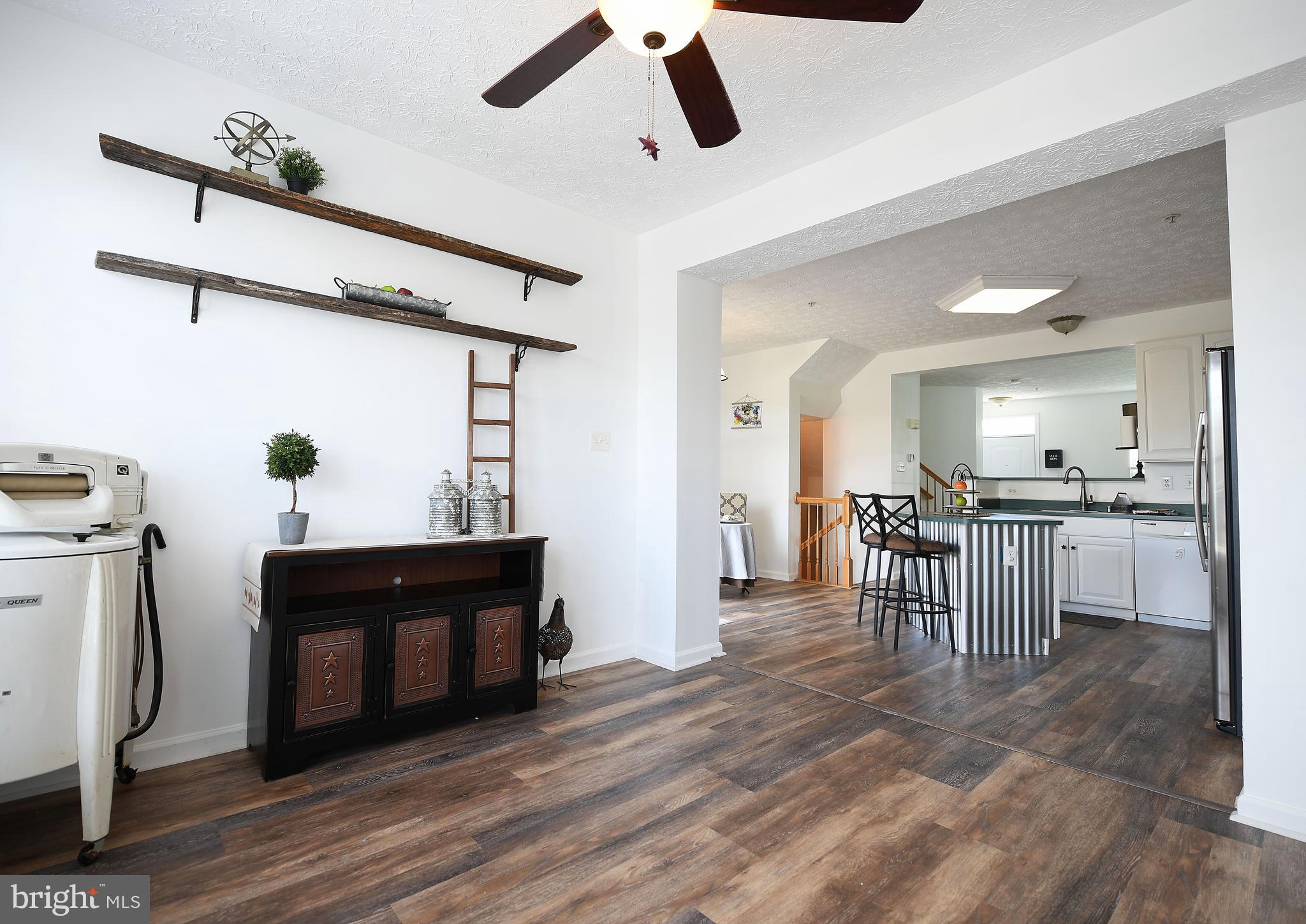 CONSTANT FRIENDSHIP - Residential