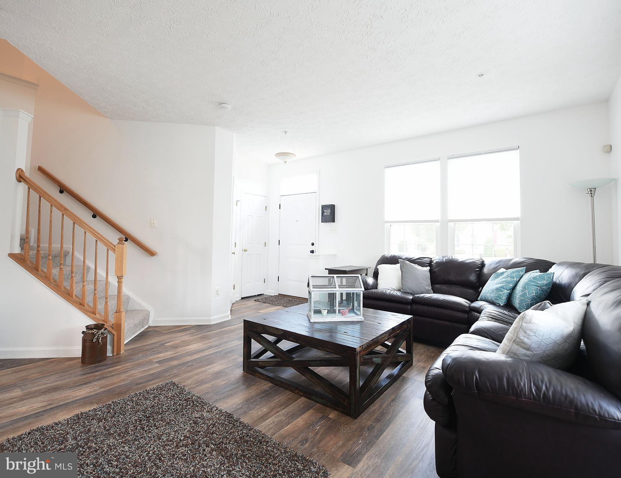 CONSTANT FRIENDSHIP - Residential